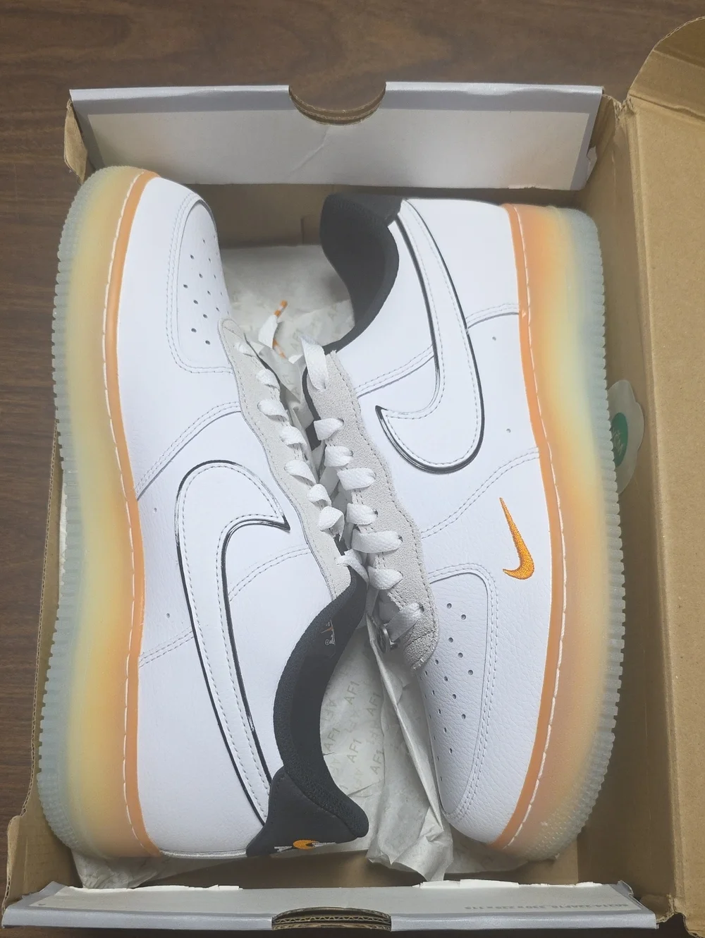 Nike Air Force 1 '07 White/Black/ Orange Peel IQ0228-100 Size Men's 10.5